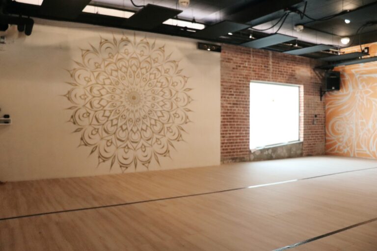 Baptiste Power Yoga - Yoga Studio Room