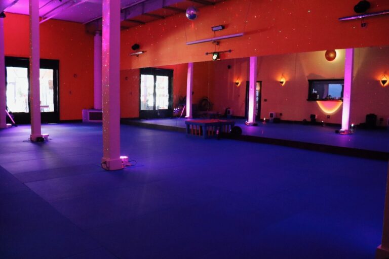 Mission Yoga San Francisco - Yoga Studio
