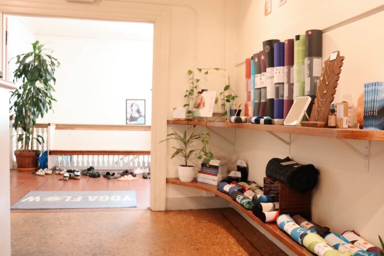 Yoga Flow SF Ocean - Yoga Studio San Francisco