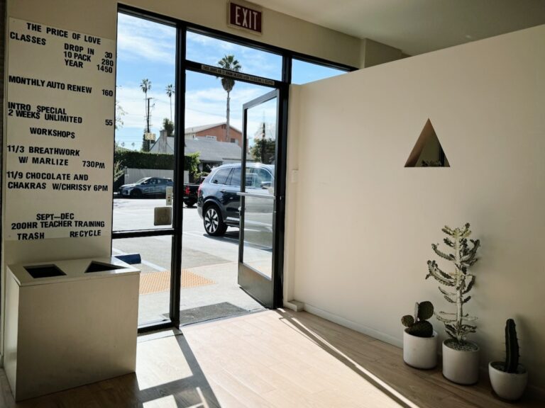 Love Yoga Venice - Yoga Studio