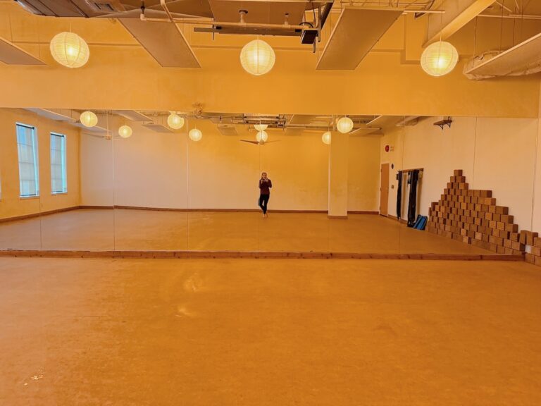 Pranify Yoga Kelowna - Sun room studio