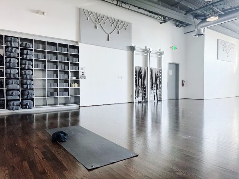 shefayoga venice - yoga studio room
