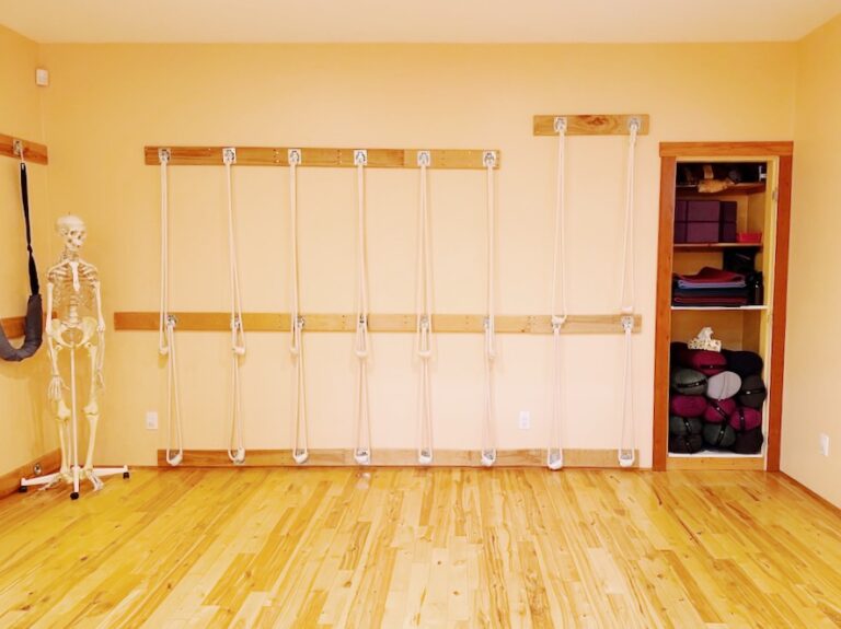 Kelowna Yoga House - Yoga studio room
