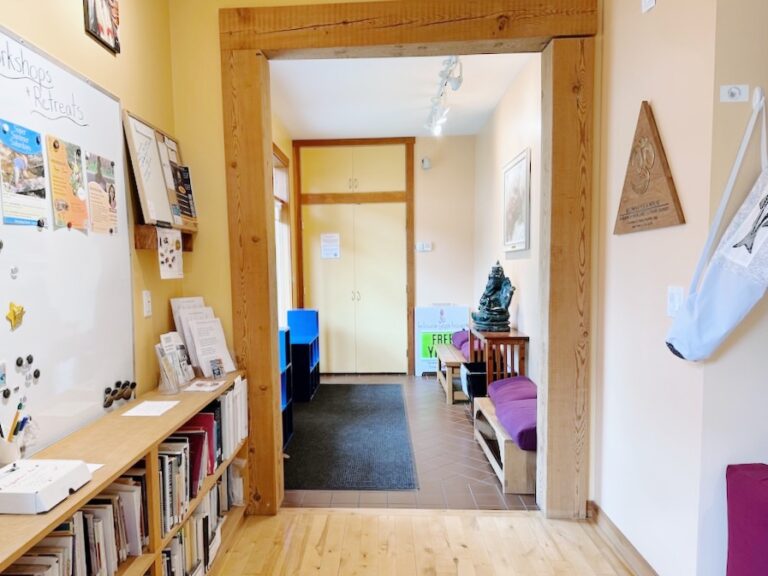 Kelowna Yoga House - studio