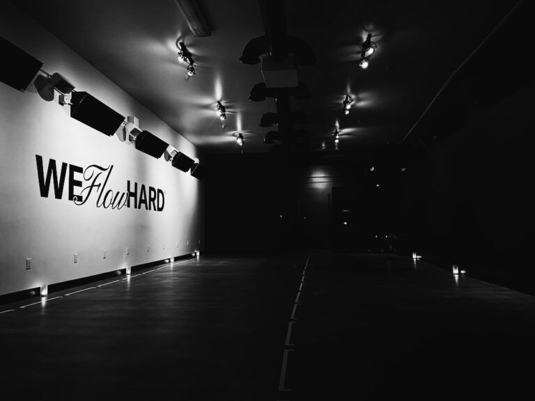 Y7 Hollywood - studio