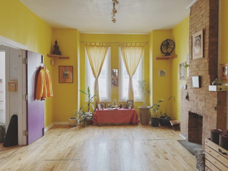 Sivananda Yoga Vedanta Centre - Toronto Yoga Studio