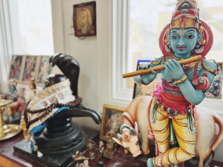 Sivananda Yoga Vedanta Centre - Toronto Yoga Studio