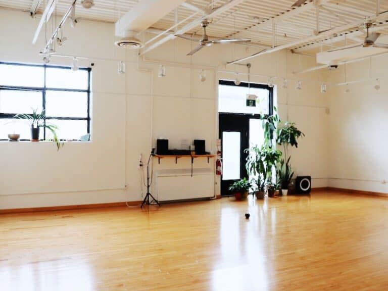 Mosaic Yoga Sterling - studio room