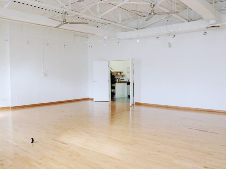 Mosaic Yoga Sterling - studio room