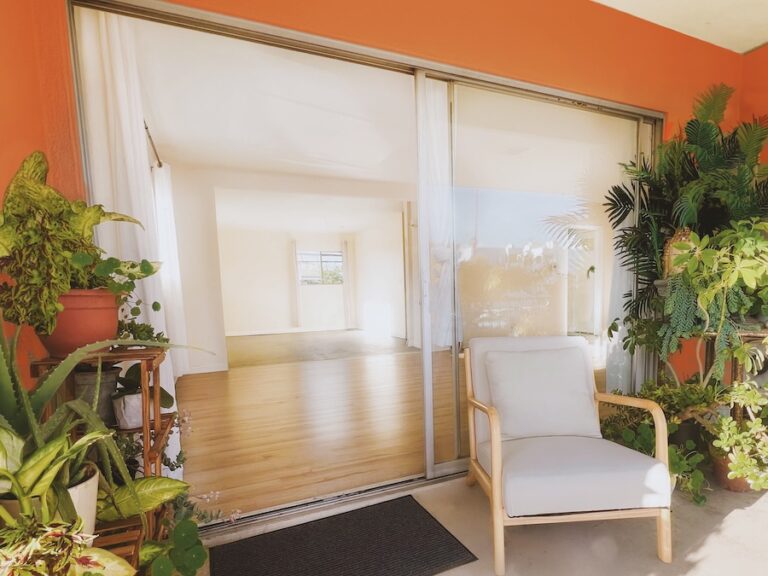 Yoga Changes Santa Monica - outside studio