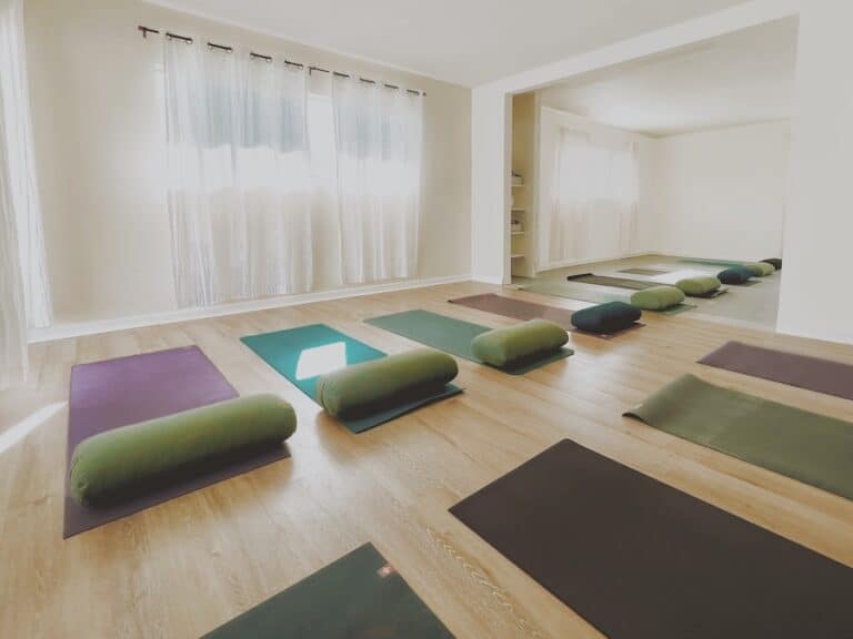 Yoga Changes Santa Monica - yoga studio